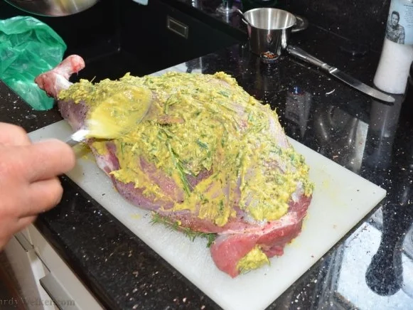 Lammkeule in Senfkruste (in Niedrigtemperatur) - Rezept - Bild Nr. 9