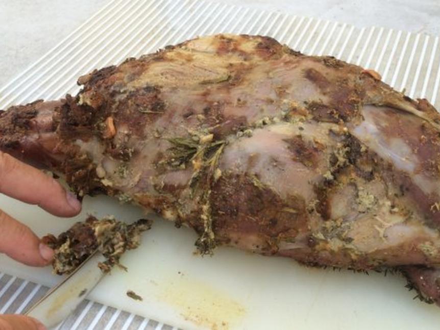 Lammkeule in Senfkruste in Niedrigtemperatur - einfach - 214 kcal/100g
