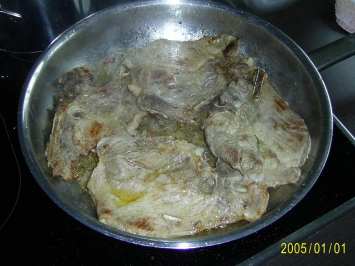 Schwein: Würzige Zwiebel-Nackenkoteletts - Rezept - Bild Nr. 7