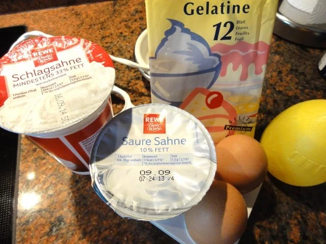 Dessert:   SAURE - SAHNE - MOUSSE - Rezept - Bild Nr. 2