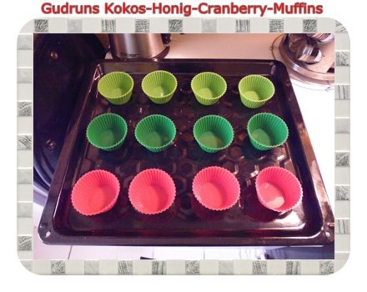 Muffins: Kokos-Honig-Cranberry-Muffins - Rezept - Bild Nr. 3