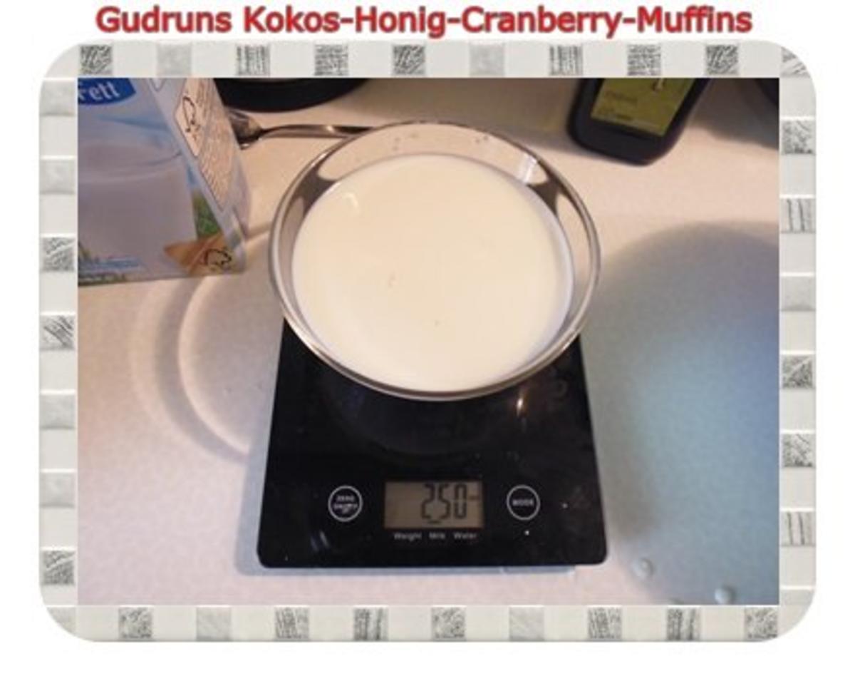 Muffins: Kokos-Honig-Cranberry-Muffins - Rezept - Bild Nr. 6