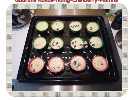 Muffins: Kokos-Honig-Cranberry-Muffins - Rezept - Bild Nr. 11