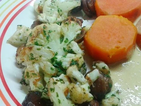 Gebratener Blumenkohl mit Maronen und Art Sauce Hollandaise - Rezept