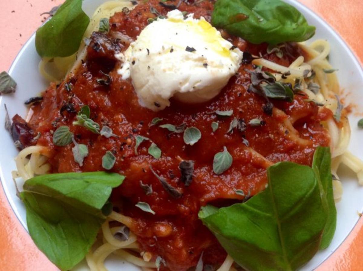 Spaghetti mit einer scharfen Tomaten-Dattelsoße - Rezept - Bild Nr. 2