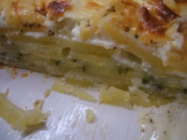 Auflauf: Kartoffel-Zucchini-Gratin mit Schafskäsehaube - Rezept - Bild Nr. 6