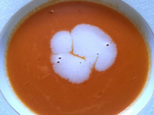 Rezept: Paprika-Rahm-Süppchen Paprika-Rahm-Süppchen - Rezept