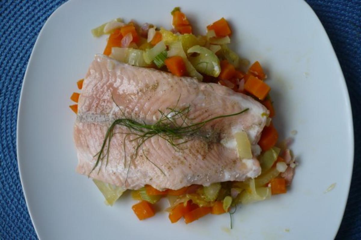 Lachs auf Möhren - Fenchel - Orangen -Gemüse - Rezept - kochbar.de