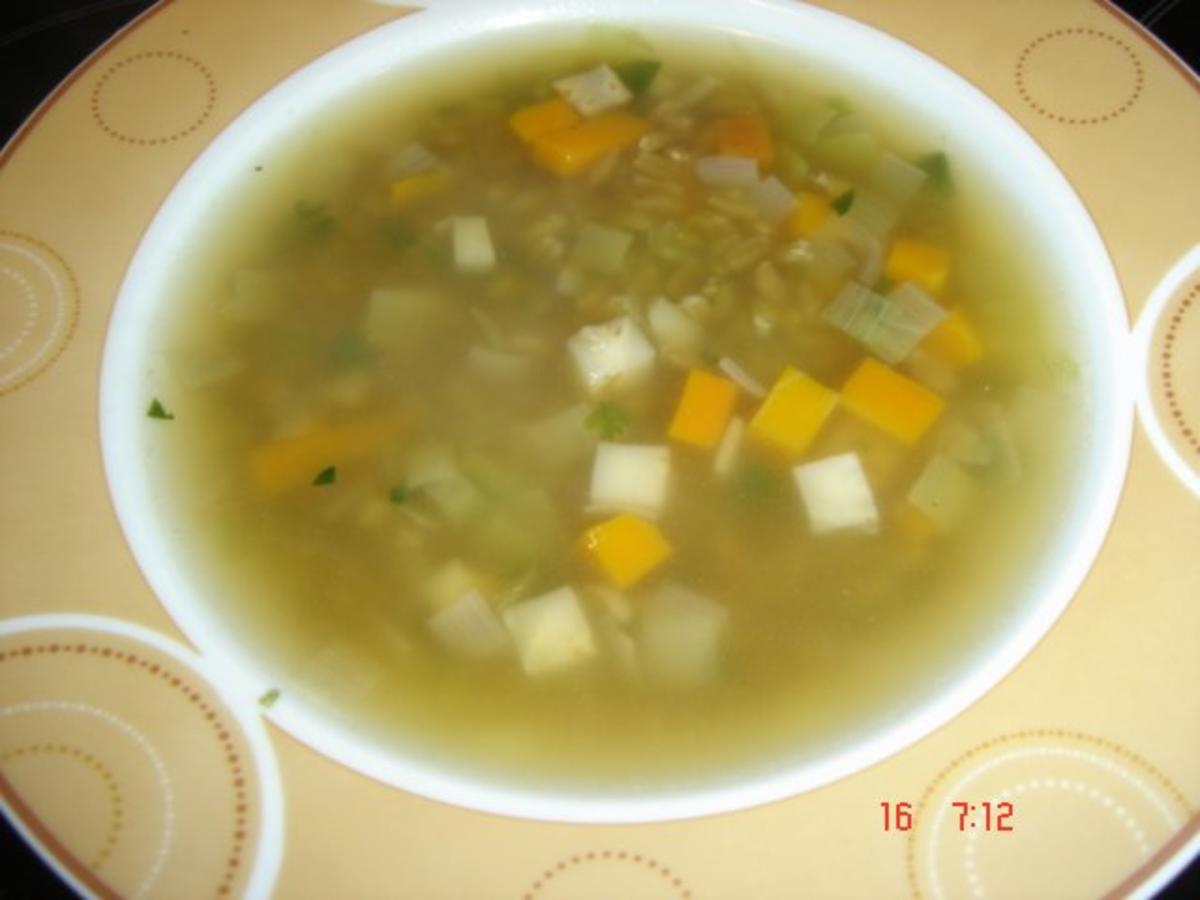 Ganze Grünkernsuppe - einfach - 61 kcal/100g
