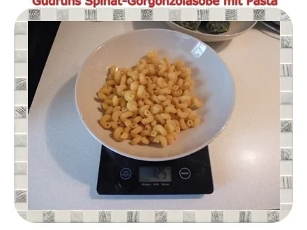 Rezept: Vegetarisch: Spinat-Gorgonzolasoße mit Pasta Bild Nr. 3 Vegetarisch: Spinat-Gorgonzolasoße mit Pasta - Rezept - Bild Nr. 3