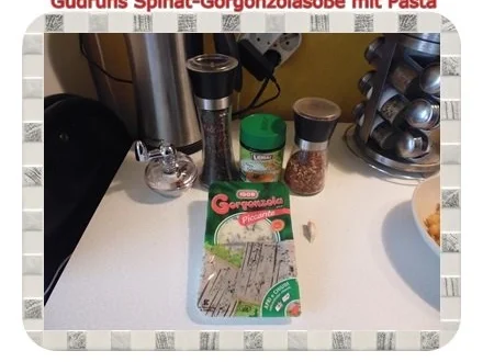 Rezept: Vegetarisch: Spinat-Gorgonzolasoße mit Pasta Bild Nr. 4 Vegetarisch: Spinat-Gorgonzolasoße mit Pasta - Rezept - Bild Nr. 4