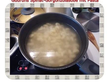 Rezept: Vegetarisch: Spinat-Gorgonzolasoße mit Pasta Bild Nr. 8 Vegetarisch: Spinat-Gorgonzolasoße mit Pasta - Rezept - Bild Nr. 8