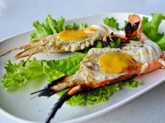 Rezept: Hummer und Spargelspitzen Hummer und Spargelspitzen - Rezept