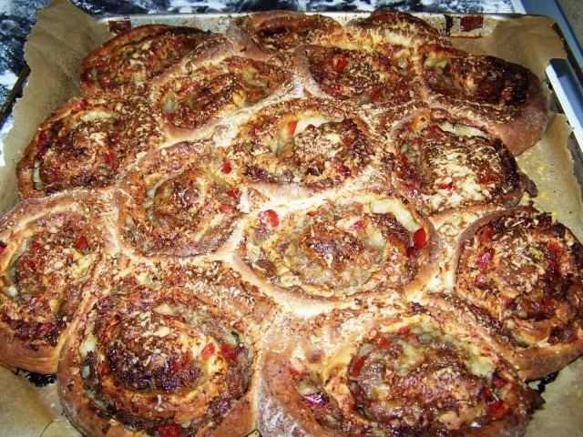 Rezept: Hackfleisch-Hefeschnecken Hackfleisch-Hefeschnecken - Rezept