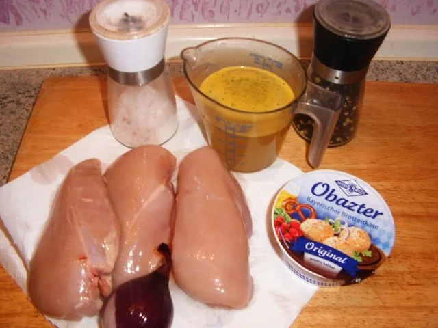 Rezept: Gefüllte Hähnchenbrust mit Obazda Bild Nr. 2 Gefüllte Hähnchenbrust mit Obazda - Rezept - Bild Nr. 2