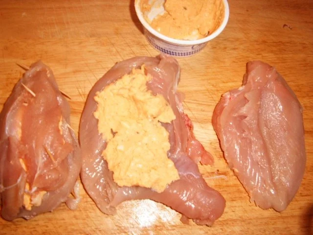 Rezept: Gefüllte Hähnchenbrust mit Obazda Bild Nr. 3 Gefüllte Hähnchenbrust mit Obazda - Rezept - Bild Nr. 3