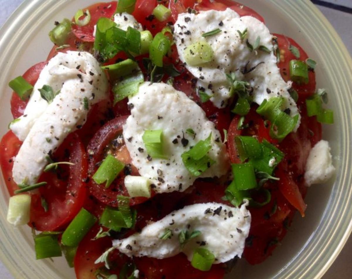 Tomatensalat mit Mozzarella, Mandeln und Datteln - Rezept - Bild Nr. 8