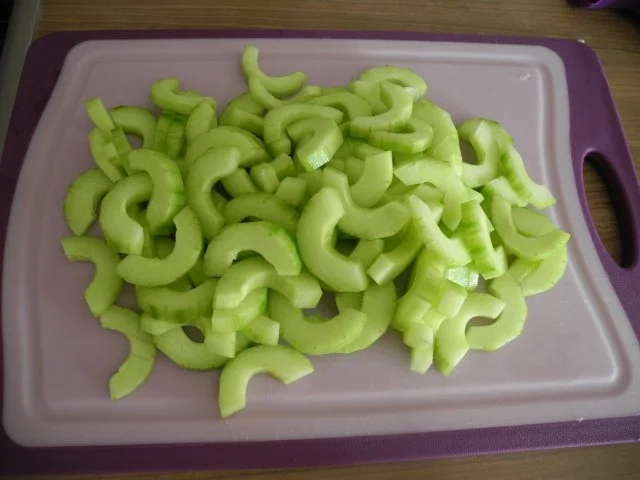 Rezept: Schmorgurken an Kokosmilch mit Zuckerschoten dazu Kamut und Mandel - Tofu Bild Nr. 4 Schmorgurken an Kokosmilch mit Zuckerschoten dazu Kamut und Mandel - Tofu - Rezept - Bild Nr. 4