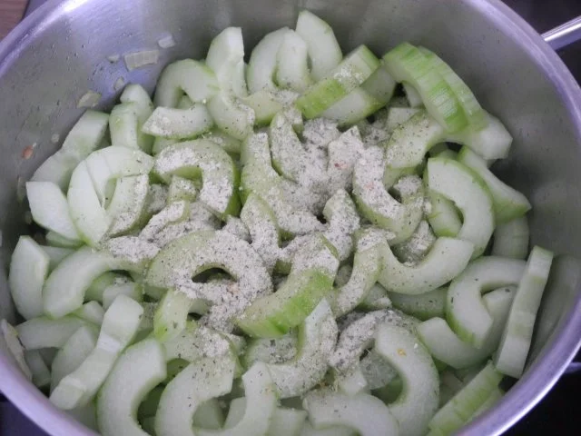 Rezept: Schmorgurken an Kokosmilch mit Zuckerschoten dazu Kamut und Mandel - Tofu Bild Nr. 7 Schmorgurken an Kokosmilch mit Zuckerschoten dazu Kamut und Mandel - Tofu - Rezept - Bild Nr. 7