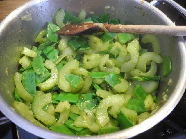 Rezept: Schmorgurken an Kokosmilch mit Zuckerschoten dazu Kamut und Mandel - Tofu Bild Nr. 10 Schmorgurken an Kokosmilch mit Zuckerschoten dazu Kamut und Mandel - Tofu - Rezept - Bild Nr. 10
