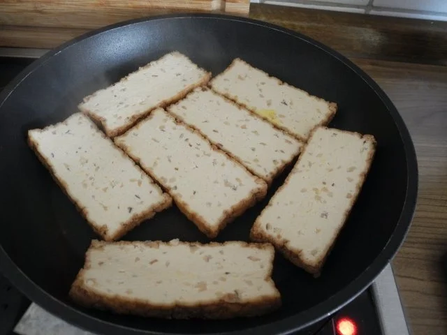 Rezept: Schmorgurken an Kokosmilch mit Zuckerschoten dazu Kamut und Mandel - Tofu Bild Nr. 19 Schmorgurken an Kokosmilch mit Zuckerschoten dazu Kamut und Mandel - Tofu - Rezept - Bild Nr. 19