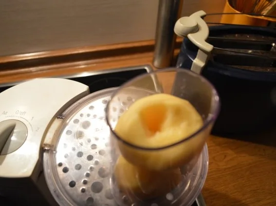 Rezept: Kartoffelpuffer / "Reibekuchen" mit Apfelmus Bild Nr. 4 Kartoffelpuffer / "Reibekuchen" mit Apfelmus - Rezept - Bild Nr. 4