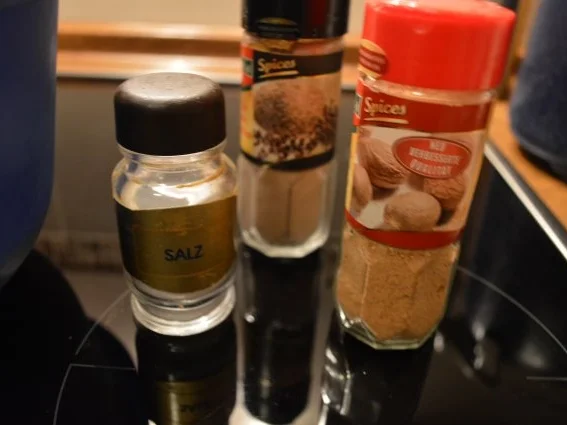 Rezept: Kartoffelpuffer / "Reibekuchen" mit Apfelmus Bild Nr. 7 Kartoffelpuffer / "Reibekuchen" mit Apfelmus - Rezept - Bild Nr. 7