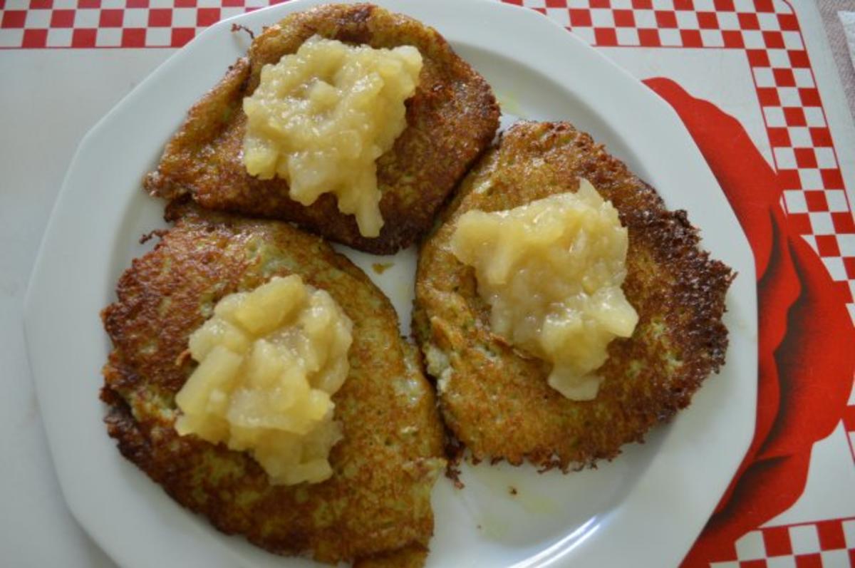 Kartoffelpuffer / "Reibekuchen" mit Apfelmus - Rezept - Bild Nr. 11