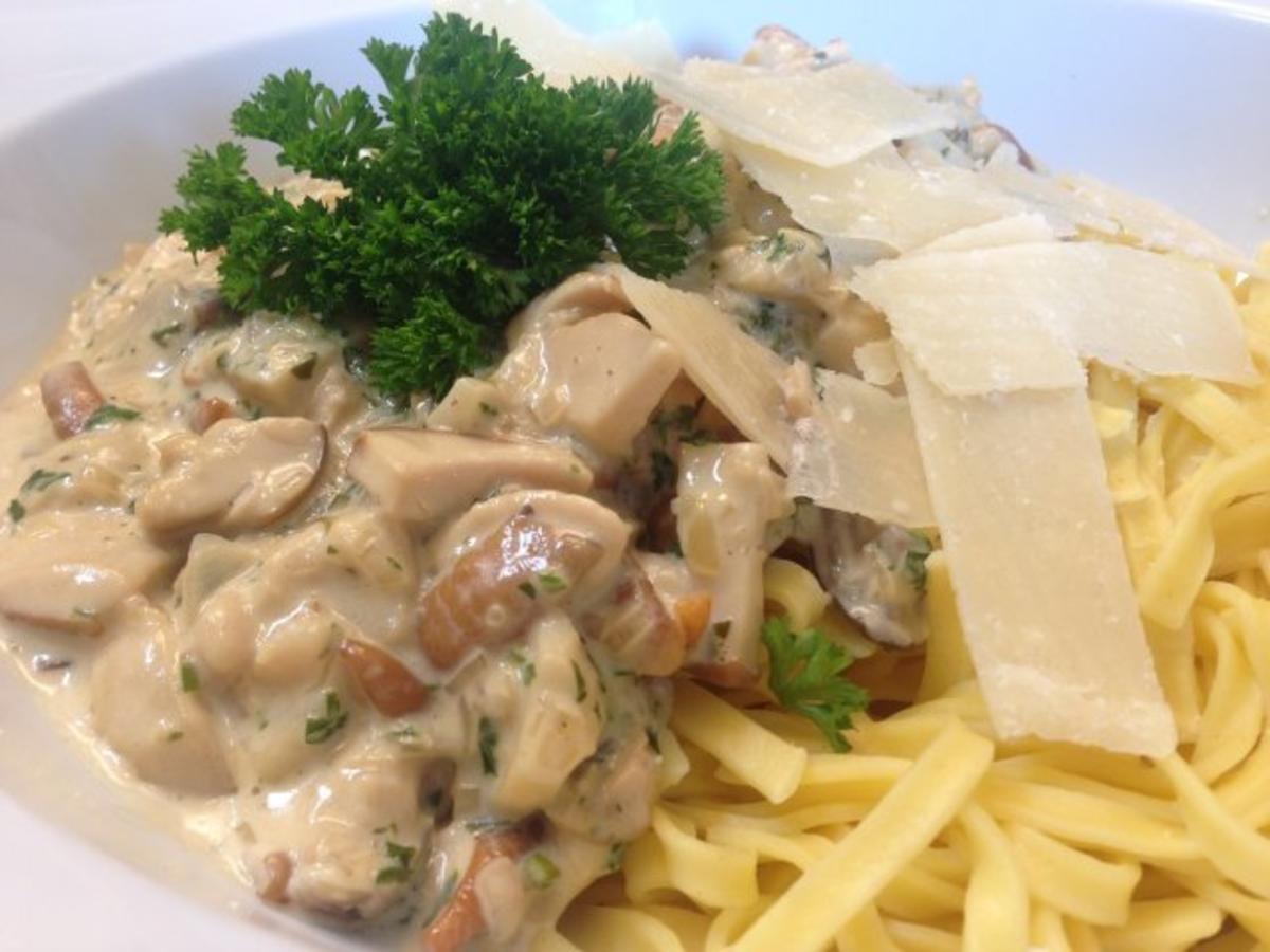 Pilzsoße mit Bandnudeln - Rezept mit Video