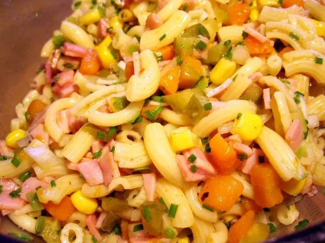 Rezept: Nudelsalat aus Resten Bild Nr. 2 Nudelsalat aus Resten - Rezept - Bild Nr. 2