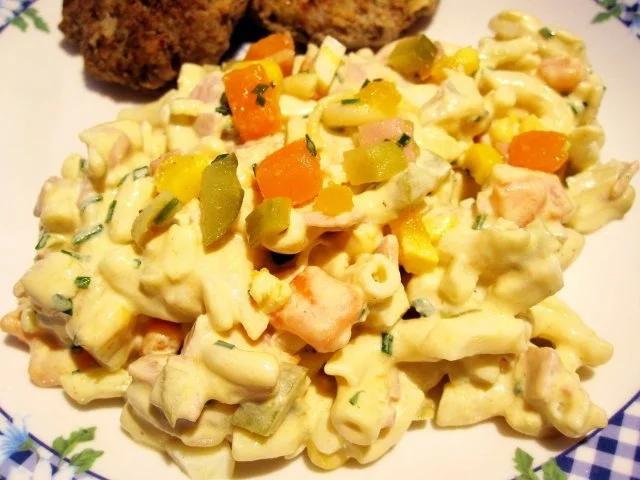 Rezept: Nudelsalat aus Resten Bild Nr. 4 Nudelsalat aus Resten - Rezept - Bild Nr. 4