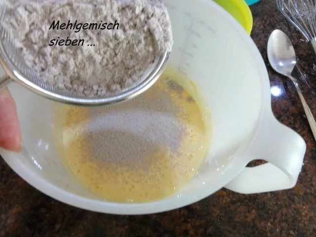 KuchenZwerg:   BISKUITTEIG ~ GRUNDREZEPT ~ dunkel - Rezept - Bild Nr. 5