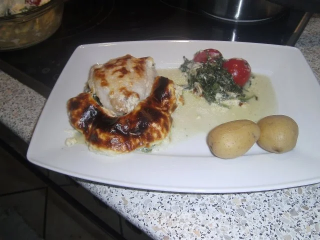 Seeteufel im Spinatbeet mit Tomatenmäuerchen - Rezept