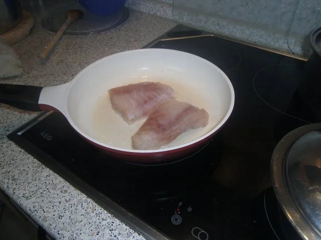 Seeteufel im Spinatbeet mit Tomatenmäuerchen - Rezept - Bild Nr. 3