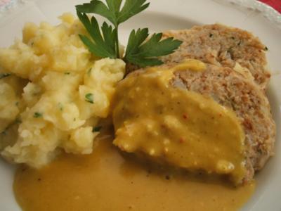 Fisch: Fischknödel mit Petersilienpüree und Cafe-de-Paris-Soße - Rezept