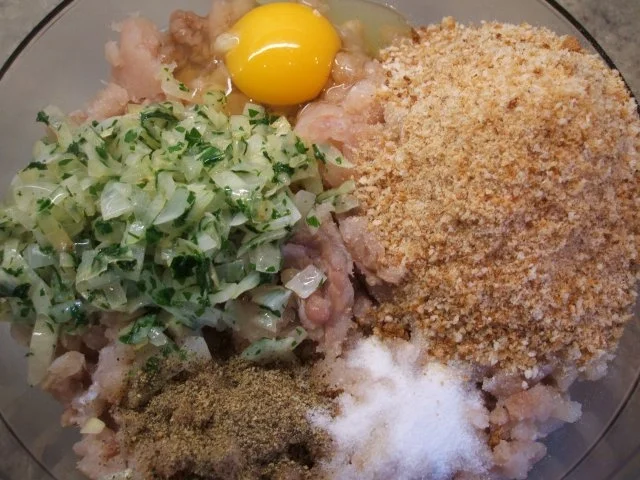 Fisch: Fischknödel mit Petersilienpüree und Cafe-de-Paris-Soße - Rezept - Bild Nr. 3