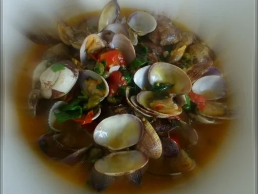 Herzmuscheln in Zwiebel-Tomaten-Knoblauchsauce - Rezept - Bild Nr. 5