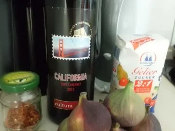 Rezept: Aufstrich, süß: Feigenmarmelade mit Rotwein und Chili Bild Nr. 2 Aufstrich, süß: Feigenmarmelade mit Rotwein und Chili - Rezept - Bild Nr. 2