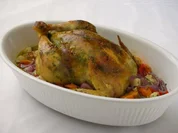 Pesto- Brathuhn mit Pfifferling- Semmel-Füllung und Gemüse - Rezept