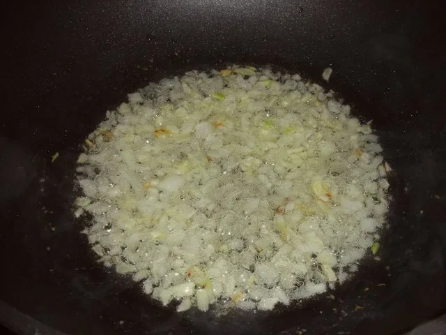 Rezept: Pesto- Brathuhn mit Pfifferling- Semmel-Füllung und Gemüse Bild Nr. 5 Pesto- Brathuhn mit Pfifferling- Semmel-Füllung und Gemüse - Rezept - Bild Nr. 5