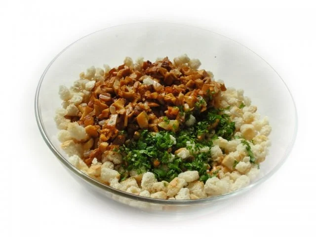 Rezept: Pesto- Brathuhn mit Pfifferling- Semmel-Füllung und Gemüse Bild Nr. 7 Pesto- Brathuhn mit Pfifferling- Semmel-Füllung und Gemüse - Rezept - Bild Nr. 7