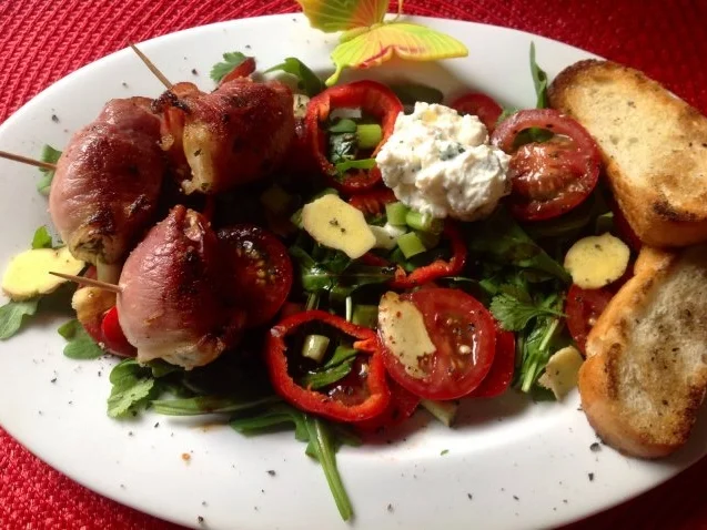 Rezept: Gefüllte Datteln auf Salat Gefüllte Datteln auf Salat - Rezept