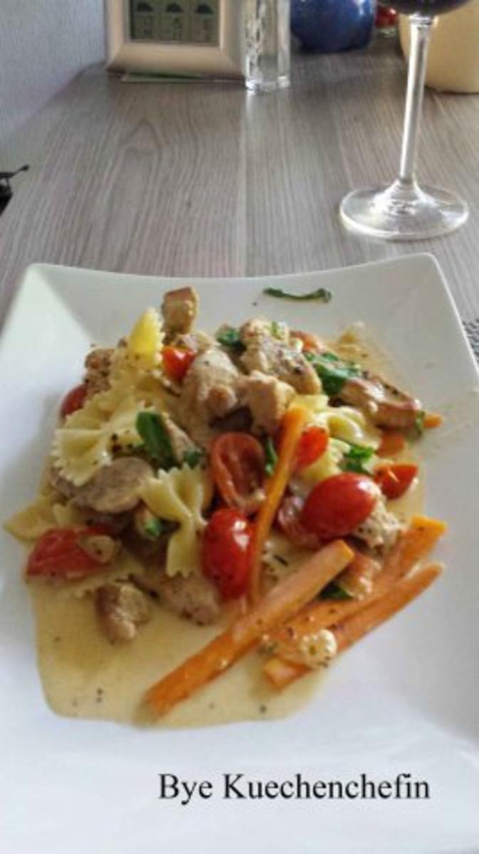 Bilder für Schmetterlings-Pasta mit Putenstreifen und Mascarponesauce - Rezept