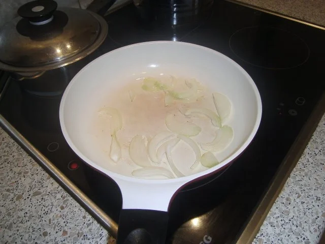 Kalte Roastbeefscheiben mit geschmolzenem bayrischem Weichkäse - Rezept - Bild Nr. 6