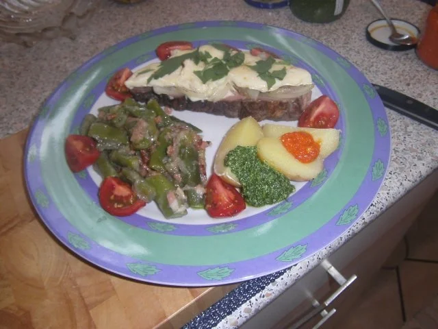 Kalte Roastbeefscheiben mit geschmolzenem bayrischem Weichkäse - Rezept - Bild Nr. 15