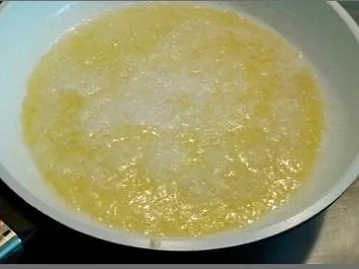 Rezept: Tagliatelle in Minzsauce und gebratenes Lachsfilet mit Rose garniert Bild Nr. 14 Tagliatelle in Minzsauce und gebratenes Lachsfilet mit Rose garniert - Rezept - Bild Nr. 14