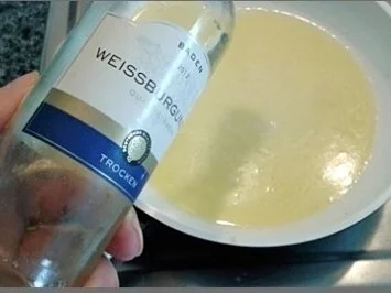 Rezept: Tagliatelle in Minzsauce und gebratenes Lachsfilet mit Rose garniert Bild Nr. 15 Tagliatelle in Minzsauce und gebratenes Lachsfilet mit Rose garniert - Rezept - Bild Nr. 15