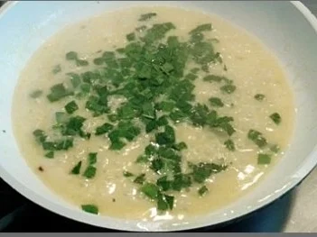 Rezept: Tagliatelle in Minzsauce und gebratenes Lachsfilet mit Rose garniert Bild Nr. 17 Tagliatelle in Minzsauce und gebratenes Lachsfilet mit Rose garniert - Rezept - Bild Nr. 17