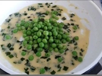 Rezept: Tagliatelle in Minzsauce und gebratenes Lachsfilet mit Rose garniert Bild Nr. 18 Tagliatelle in Minzsauce und gebratenes Lachsfilet mit Rose garniert - Rezept - Bild Nr. 18