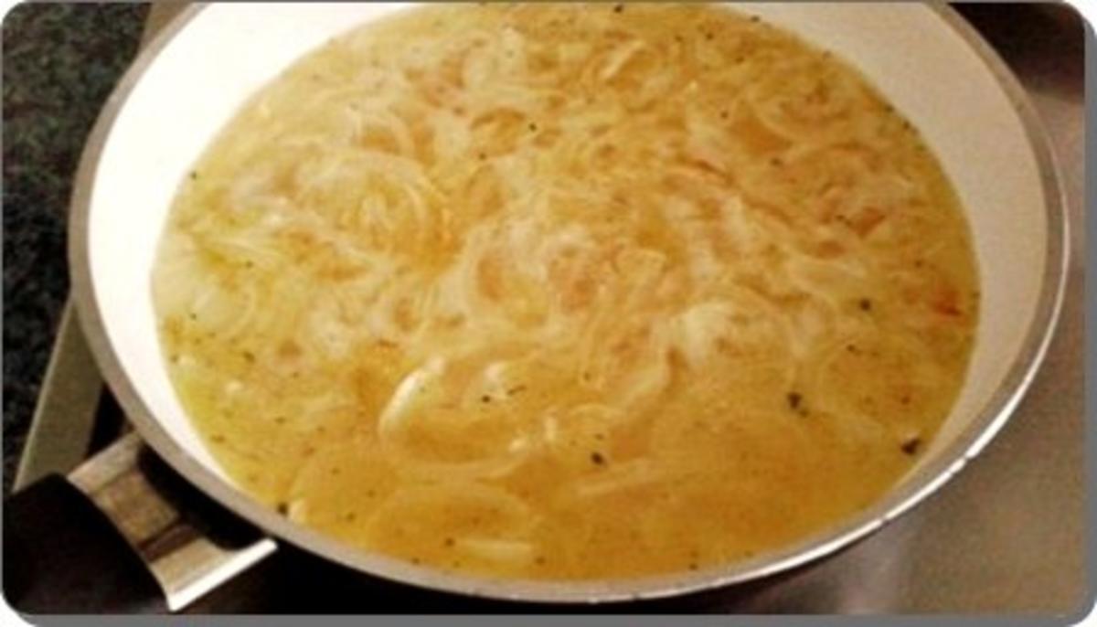 Zwiebelsuppe mit Bruschetta-Würfel und mit Grana Padano verfeinert - Rezept - Bild Nr. 10
